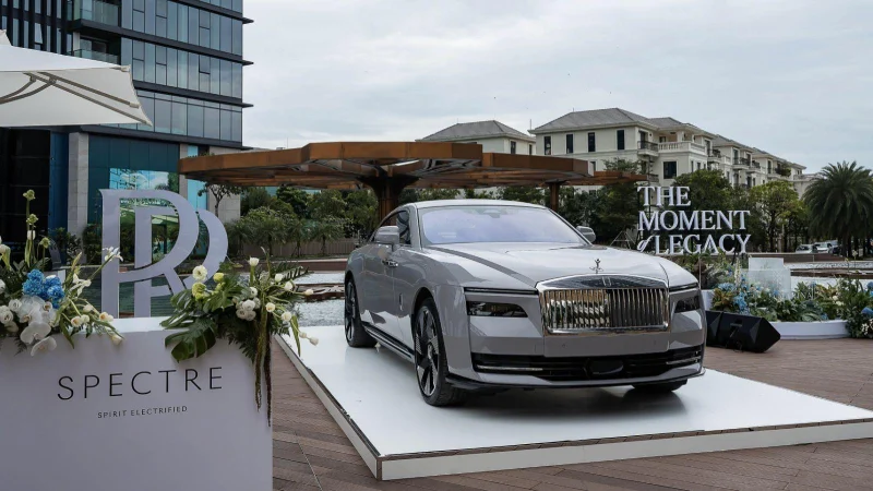 Xe Rolls Royce trưng bày tại Sự kiện The Moment of Legacy